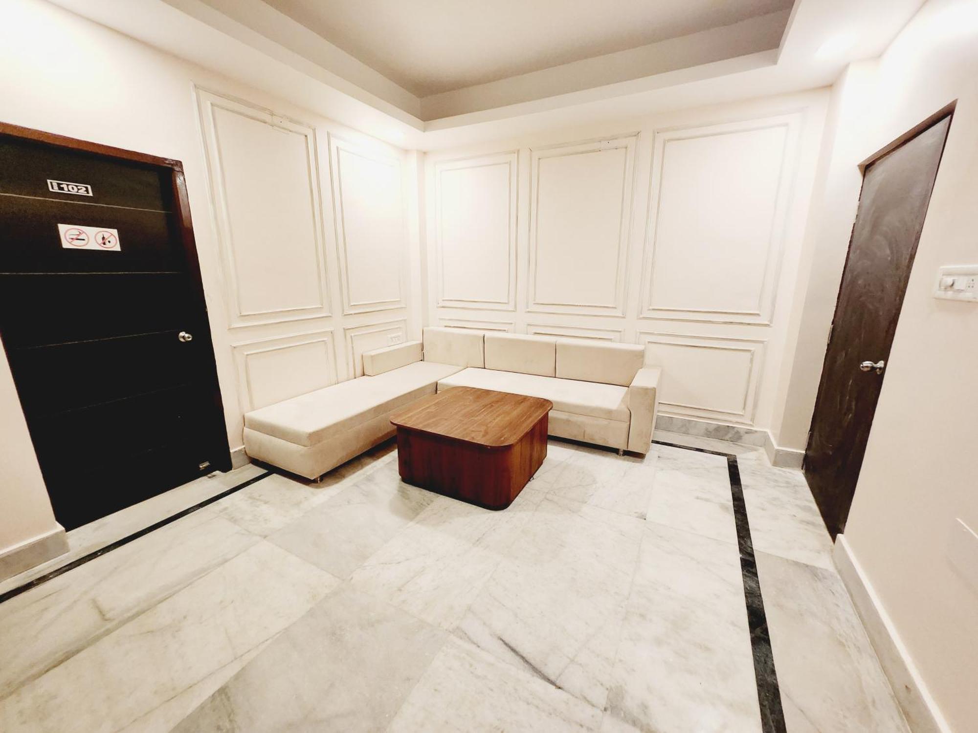 The Greenstar Inn Premium Бхубанешвар Екстериор снимка